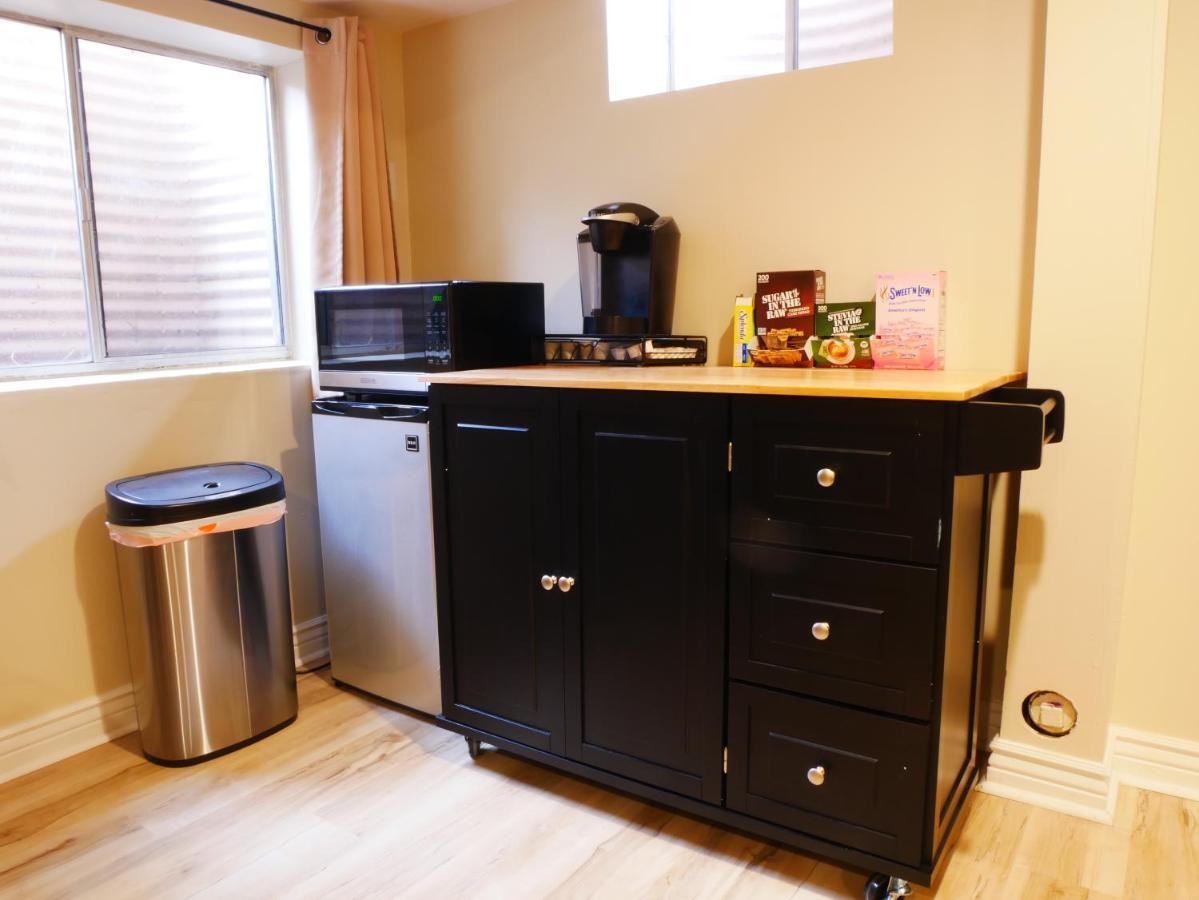Private Basement, Bath, Living Area In * Morrison