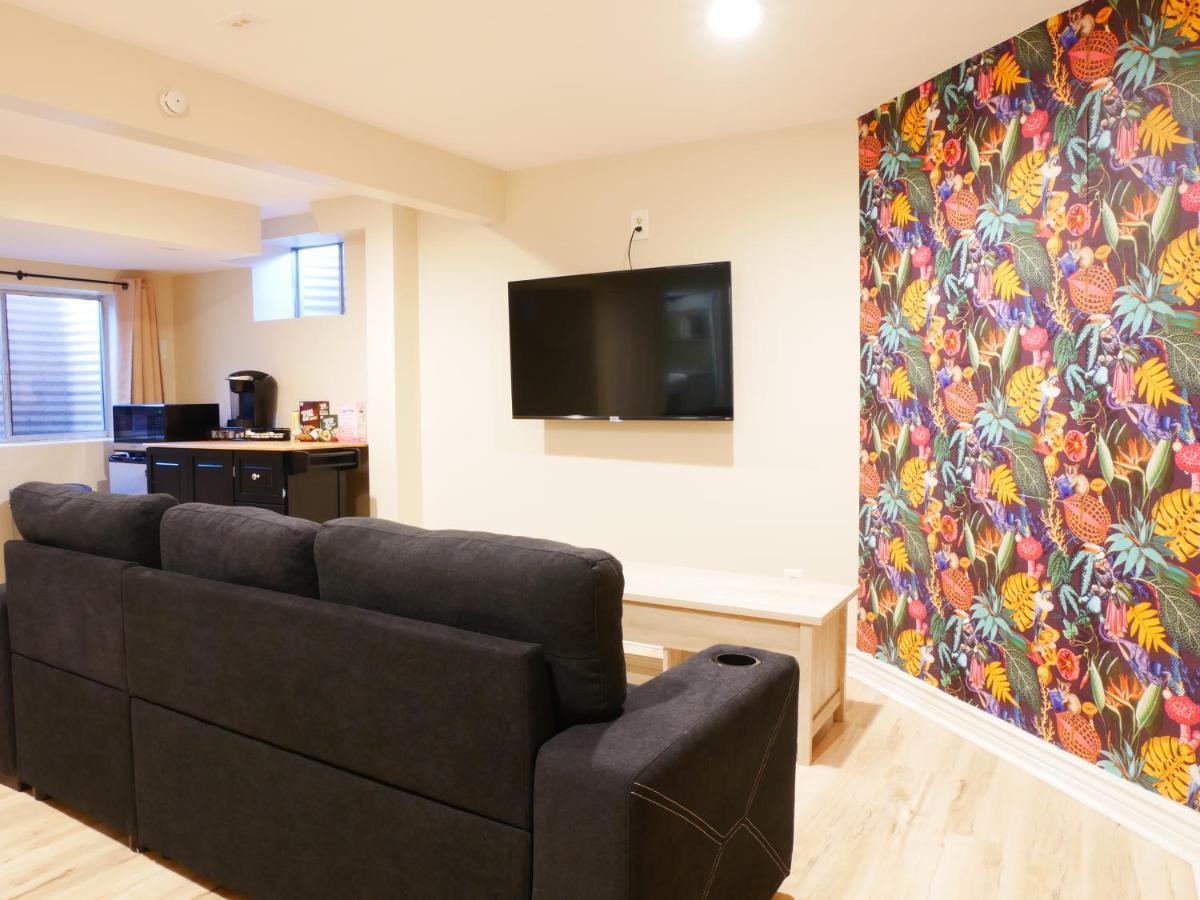 Private Basement, Bath, Living Area In Séjour chez l'habitant *